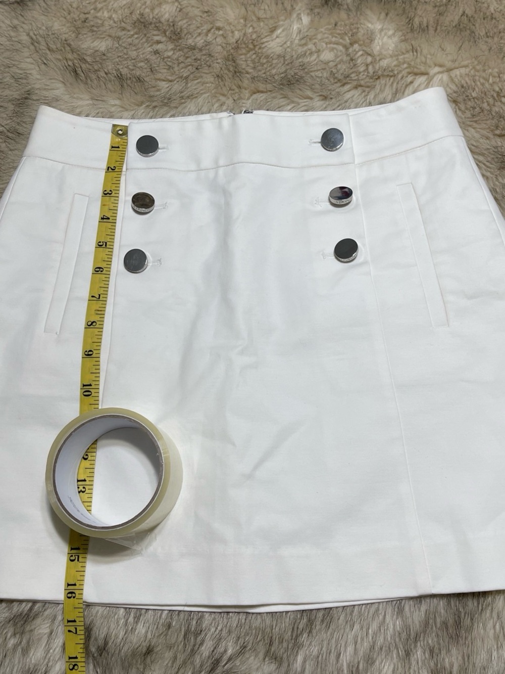 Banana Republic White Mini Skirt with Silver Buttons size 6